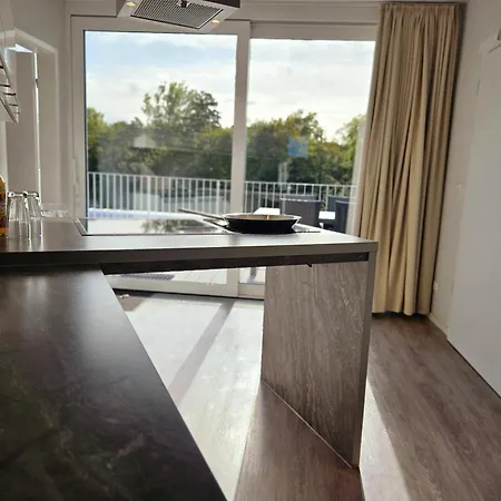 App 18 Penthouse 