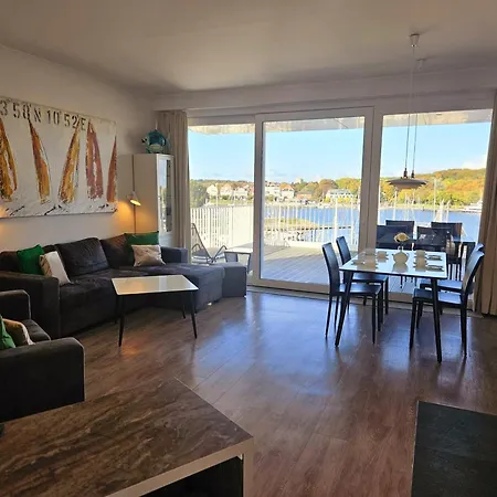 App 18 Penthouse 