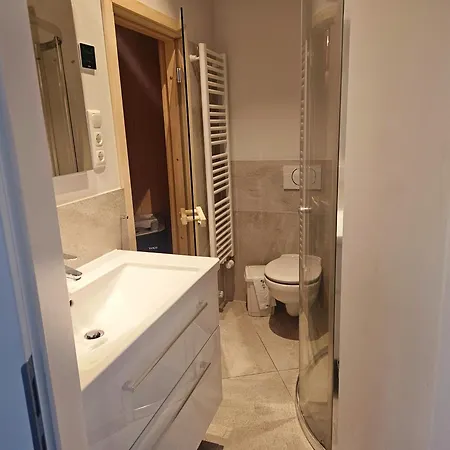 App 18 Penthouse 