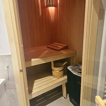 App 18 Penthouse 